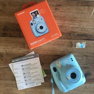 *SOLD* Instax Mini 11 + 6 films!